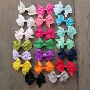 20 Hair Bows